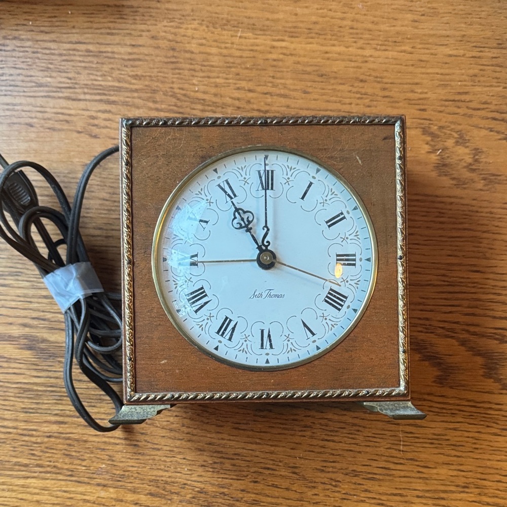 Vintage Seth Thomas Poise-1 Model SS7-Q Clock